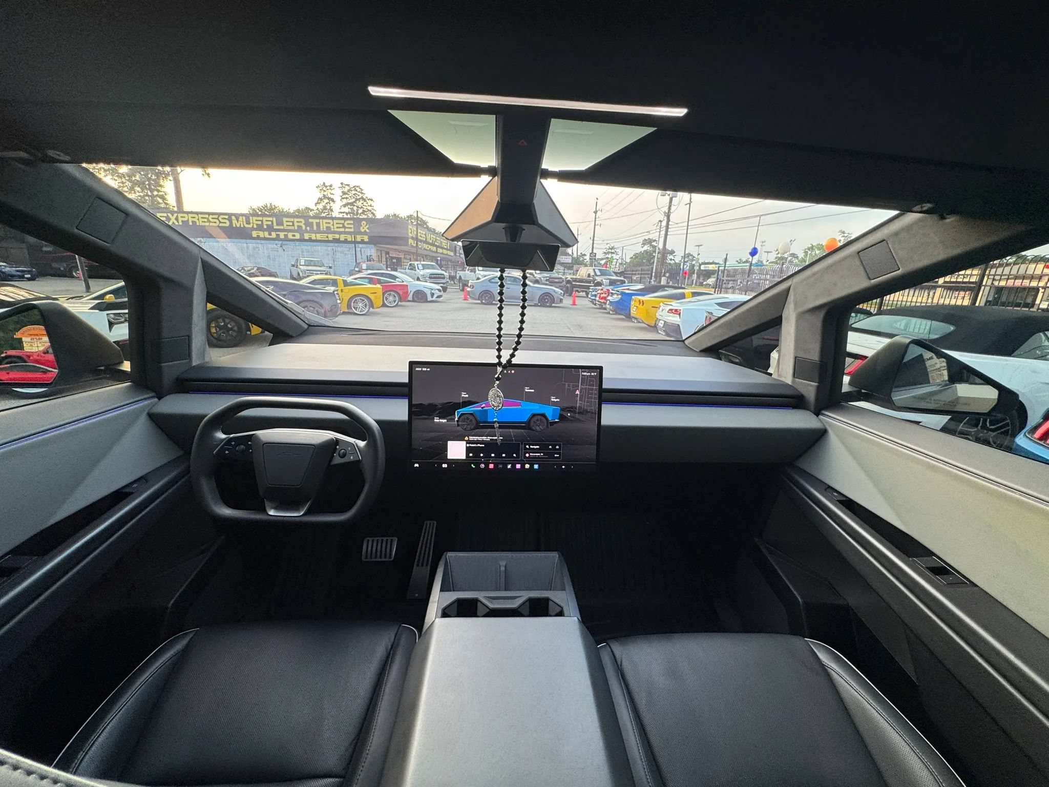Used 2024 Tesla Cybertruck AWD Crew Cab image 30
