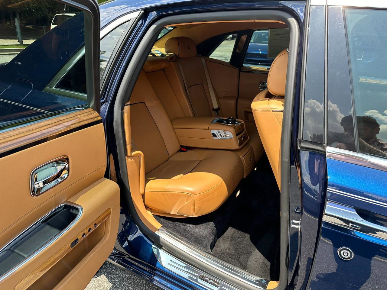 Used 2014 Rolls-Royce Ghost RWD image 12