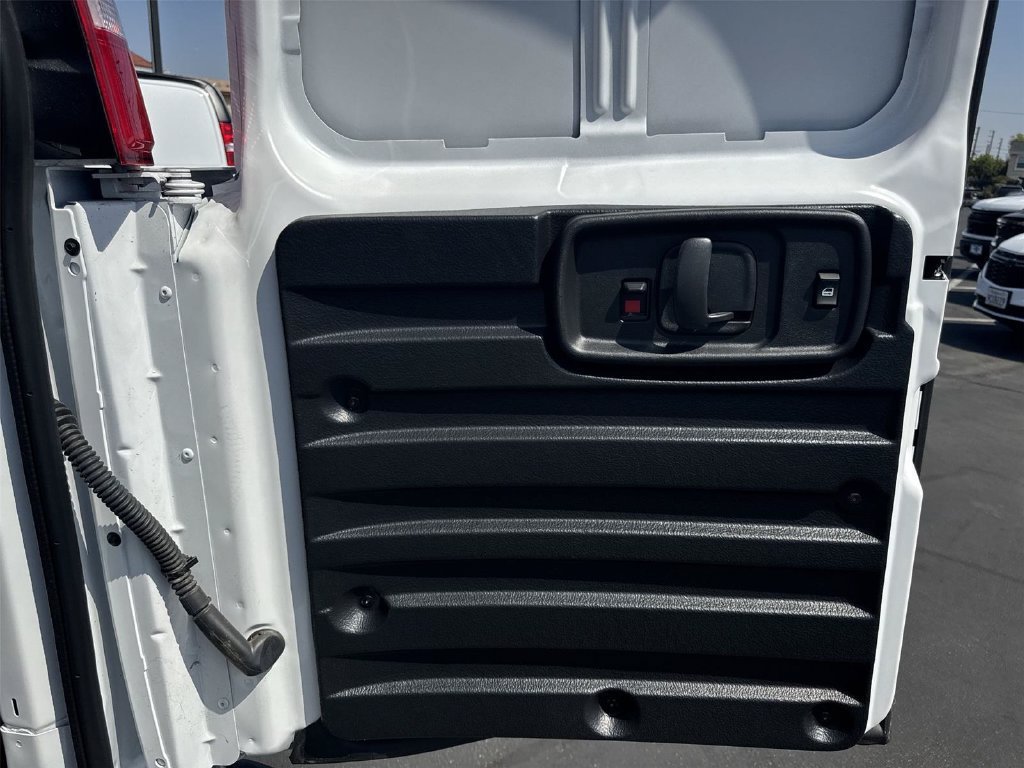 New 2026 Chevrolet Express 2500 w/ Driver Convenience Package RWD image 20