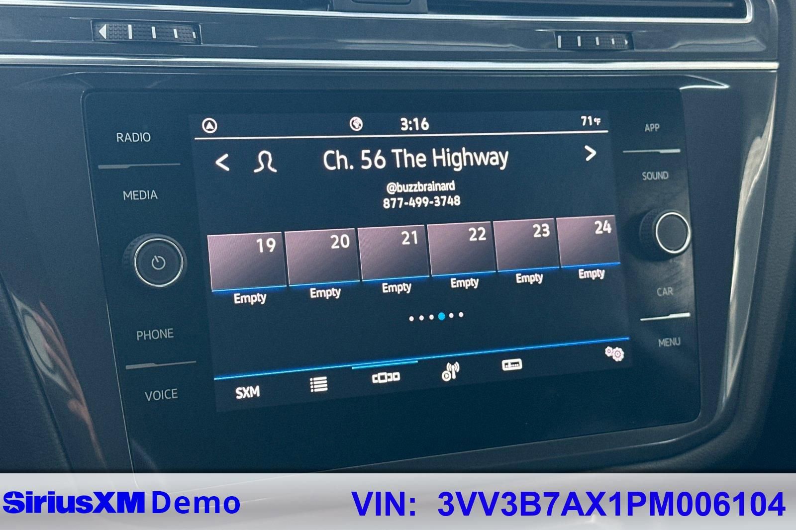 Certified 2023 Volkswagen Tiguan SE image 29