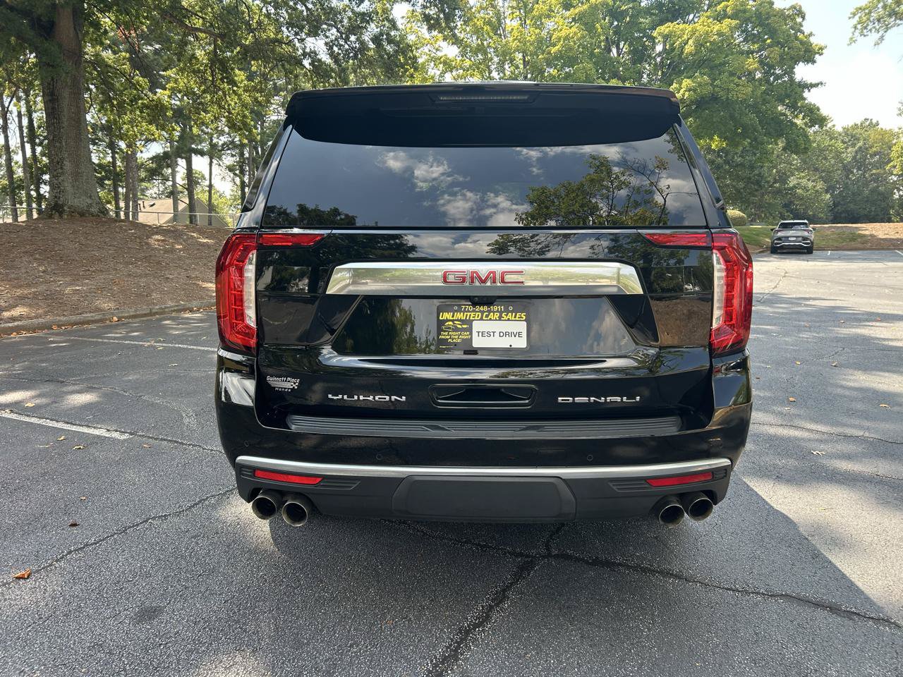 Used 2022 GMC Yukon Denali w/ Denali Premium Package AWD/4WD image 4