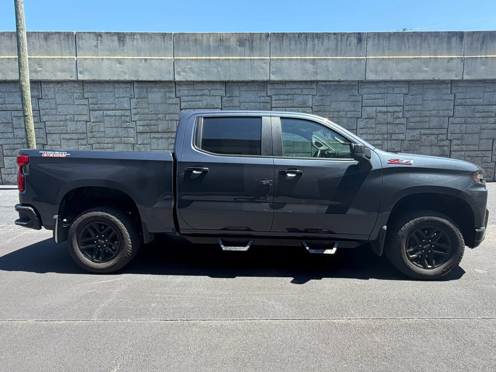 Used 2022 Chevrolet Silverado 1500 LT Trail Boss AWD/4WD image 6