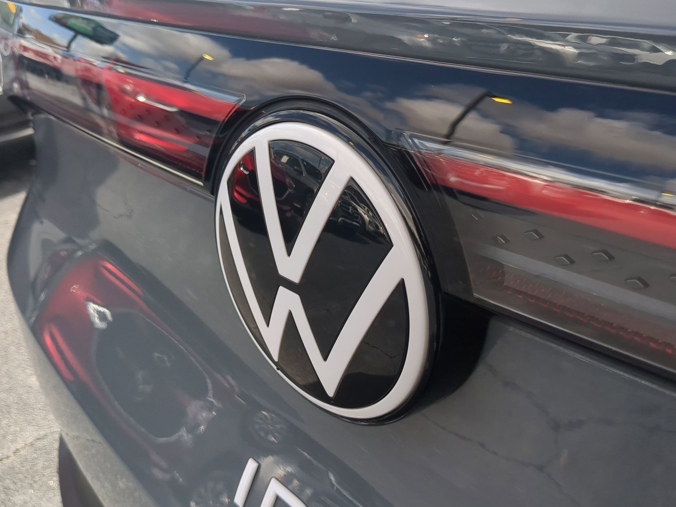 Used 2023 Volkswagen ID.4 Pro image 27