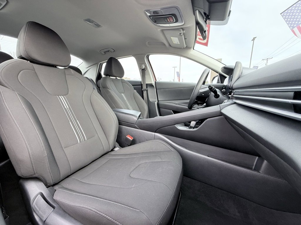 Certified 2024 Hyundai Elantra SEL image 33