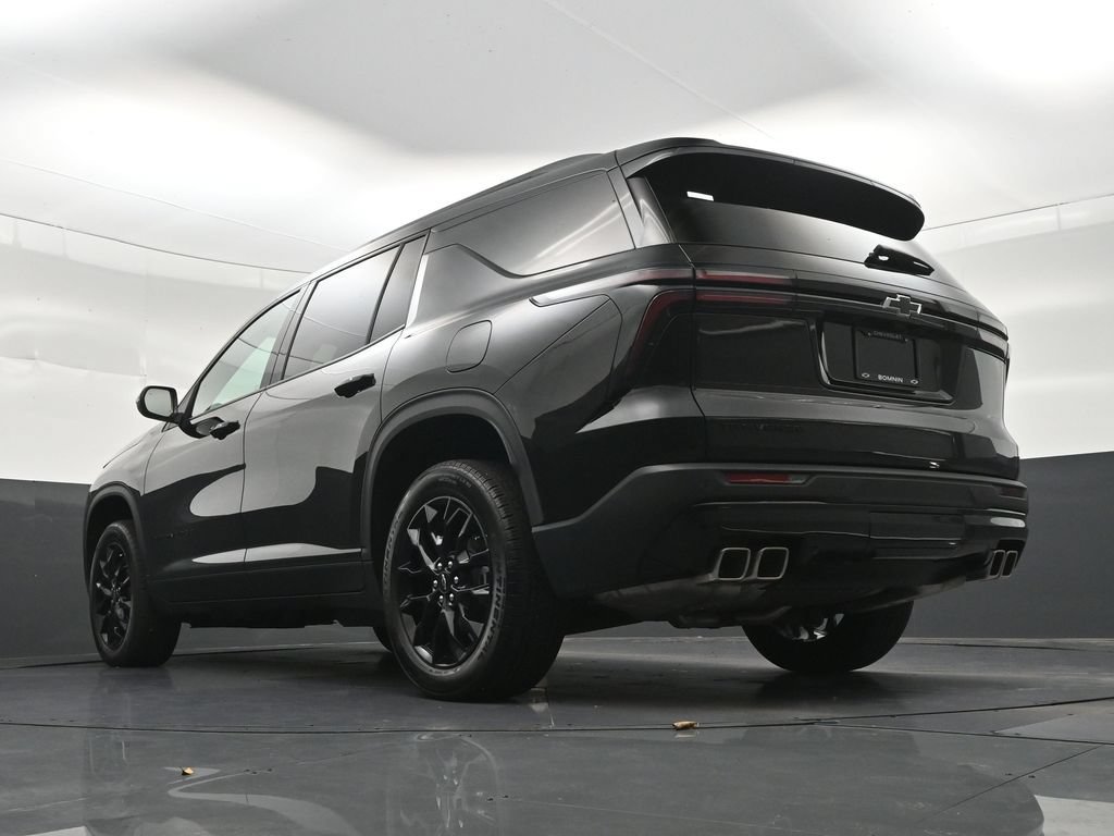 Used 2025 Chevrolet Traverse LT w/ Midnight/Sport Edition FWD image 28