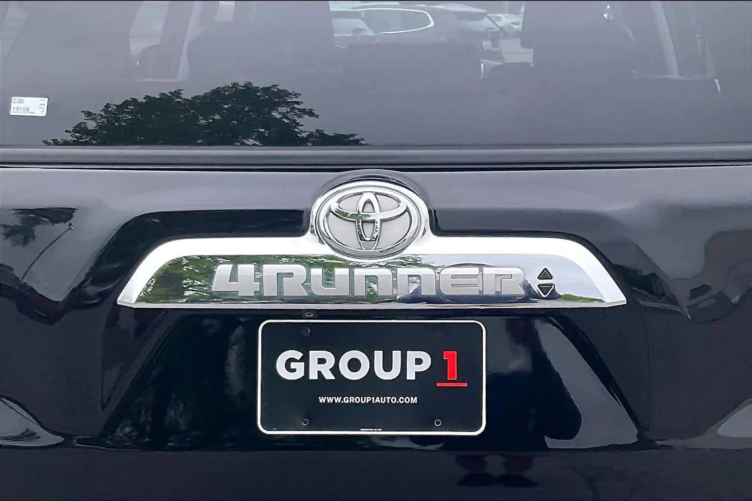 Used 2014 Toyota 4Runner Limited AWD/4WD image 9
