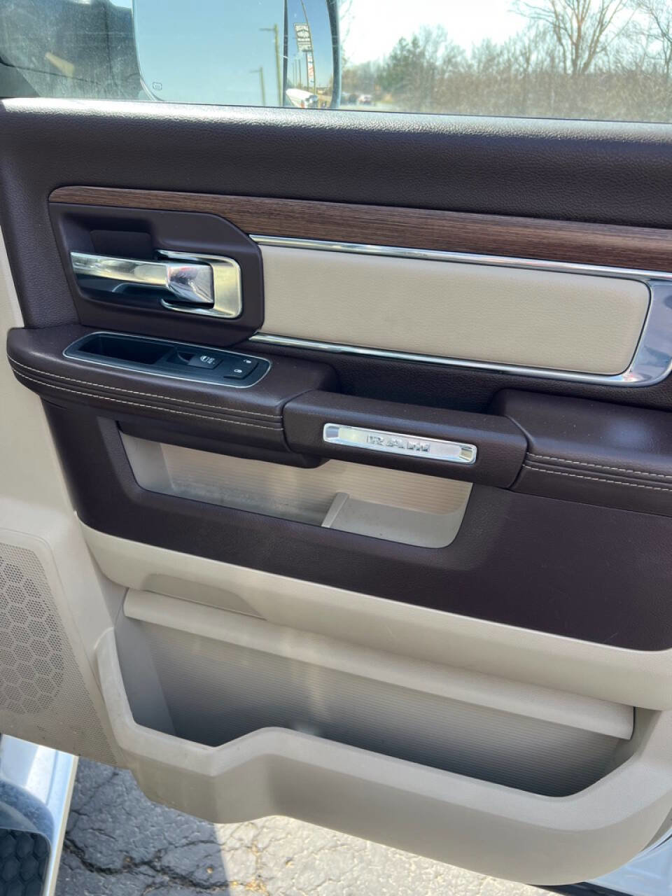 Used 2016 RAM 2500 Laramie AWD/4WD image 10
