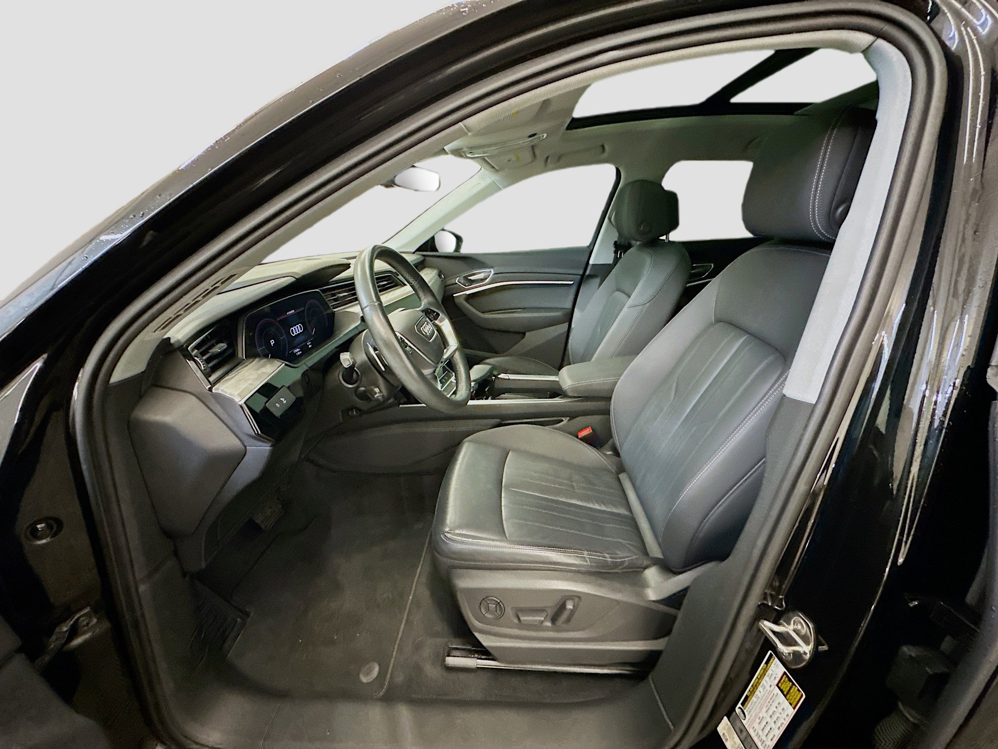 Used 2021 Audi e-tron Premium w/ Black Optic Package AWD/4WD image 13