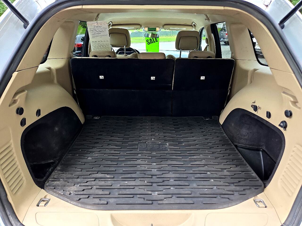 Used 2020 Jeep Grand Cherokee Laredo image 14