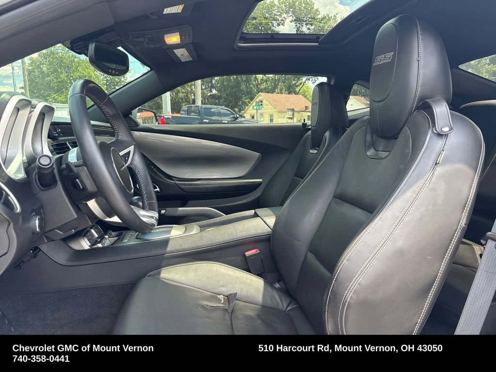 Used 2010 Chevrolet Camaro SS w/ LPO, Ground Effects Package RWD image 12