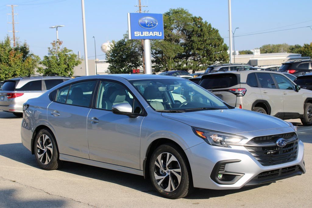 Used 2025 Subaru Legacy Premium image 3