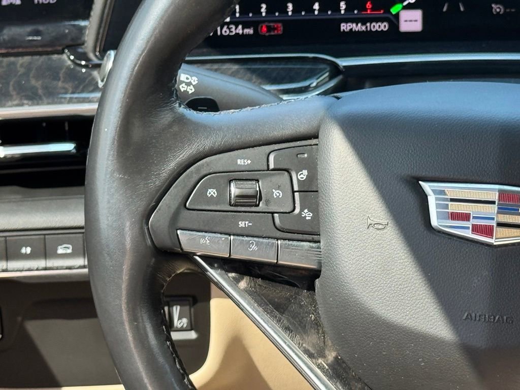 Used 2021 Cadillac Escalade Premium Luxury AWD/4WD image 26