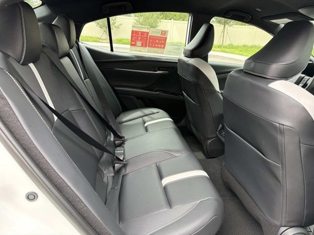 New 2026 Toyota Camry Hybrid FWD image 20