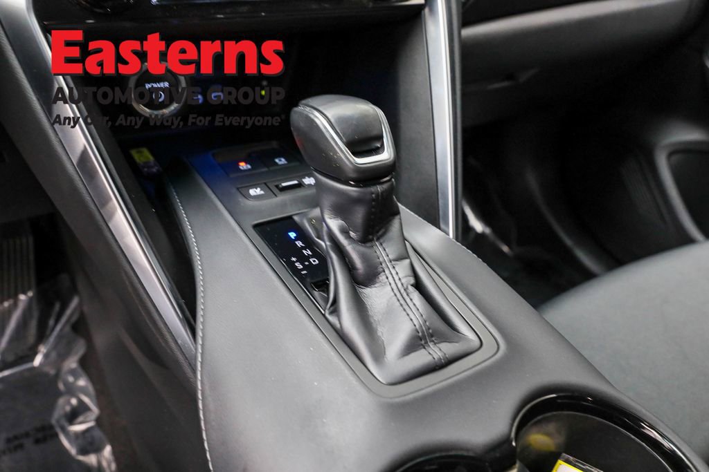 Used 2024 Toyota Venza LE image 13