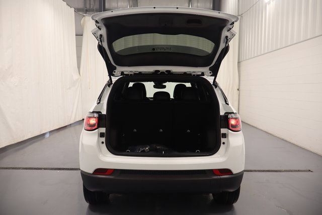New 2026 Jeep Compass Latitude AWD/4WD image 18