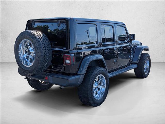 Used 2018 Jeep Wrangler Unlimited Sahara AWD/4WD image 6