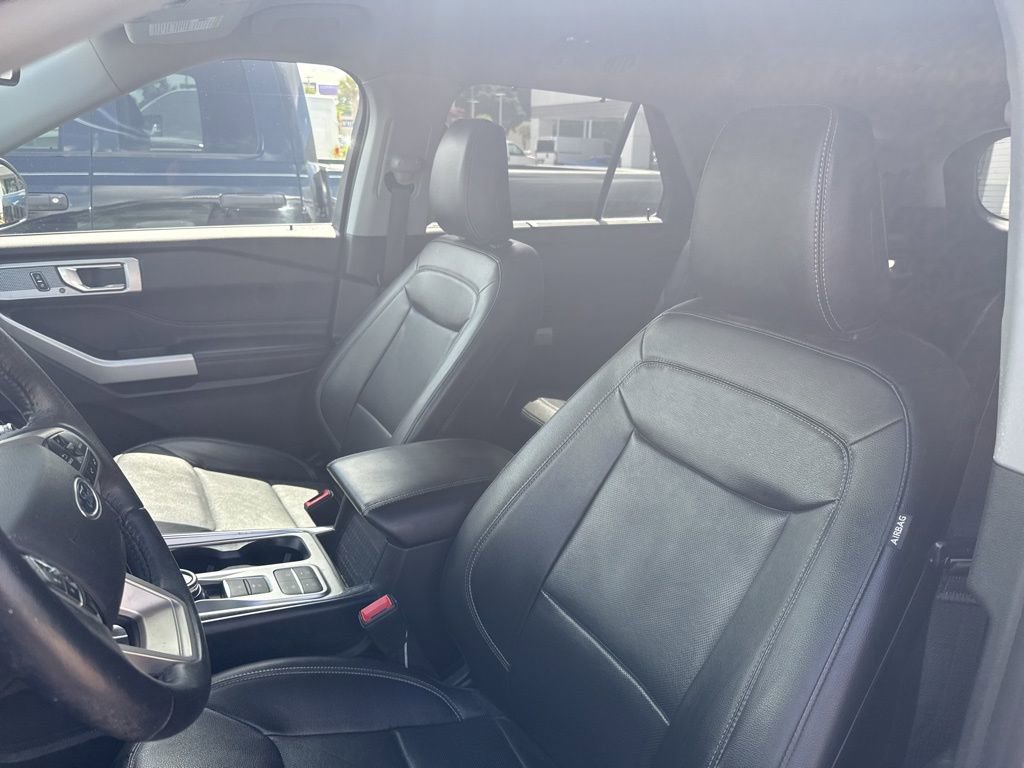 Used 2021 Ford Explorer Limited w/ Equipment Group 301A RWD image 7