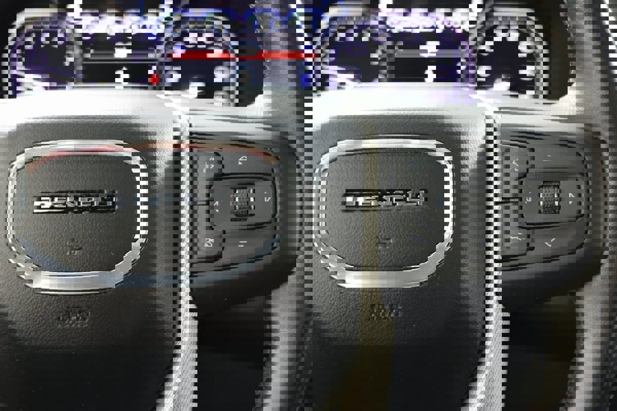 Used 2021 GMC Yukon Denali w/ Denali Ultimate Package image 31