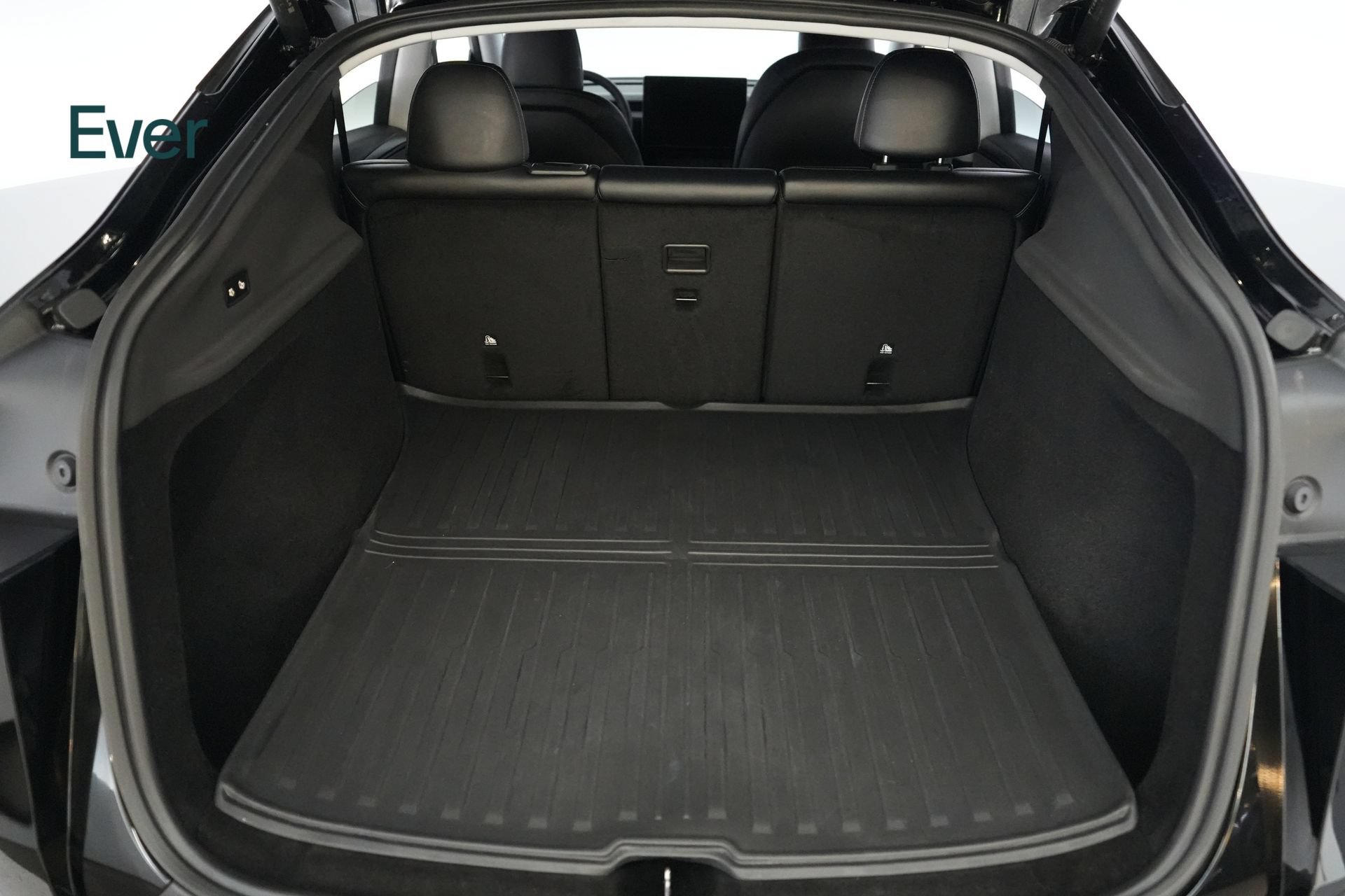 Used 2026 Tesla Model Y Long Range RWD image 8