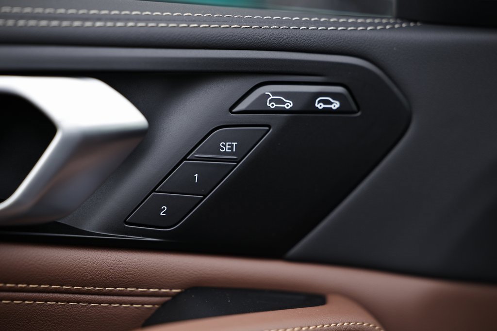 New 2026 BMW X6 xDrive40i w/ Premium Package image 16