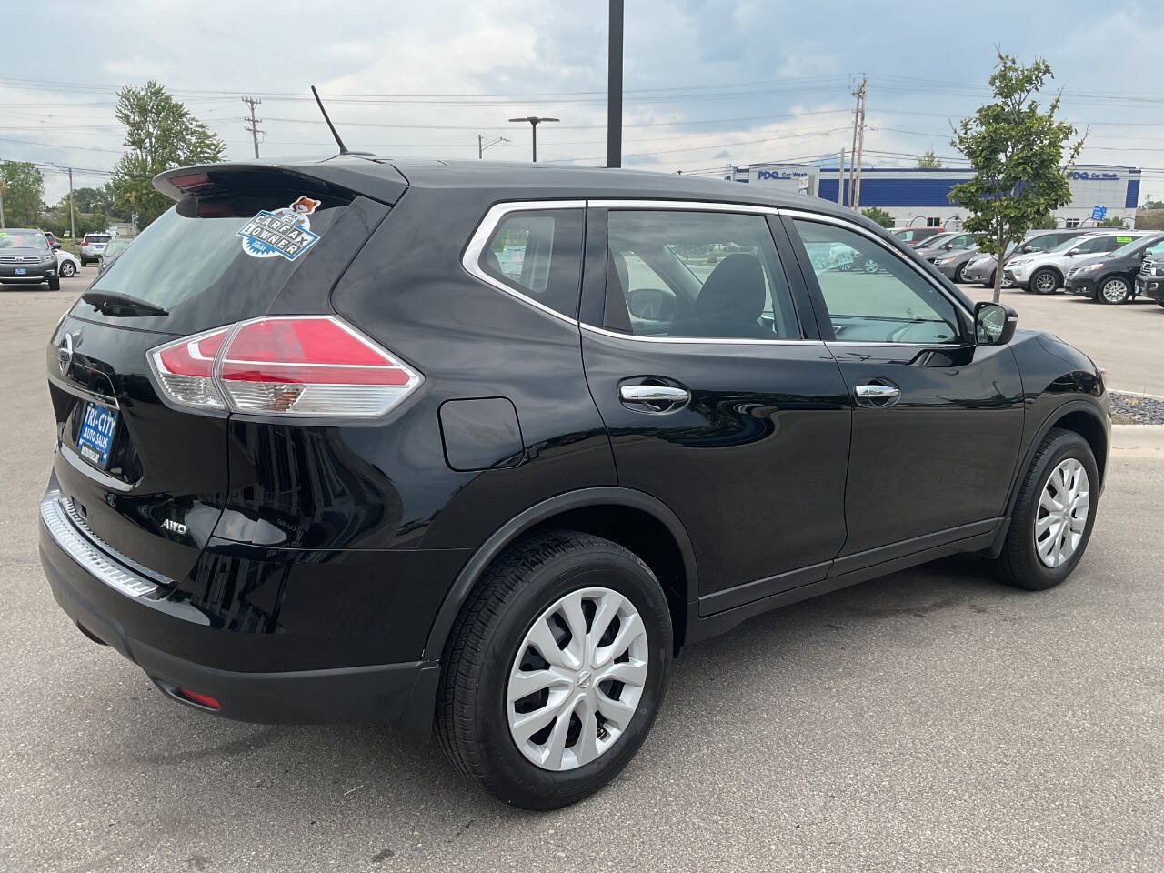 Used 2015 Nissan Rogue S AWD/4WD image 7