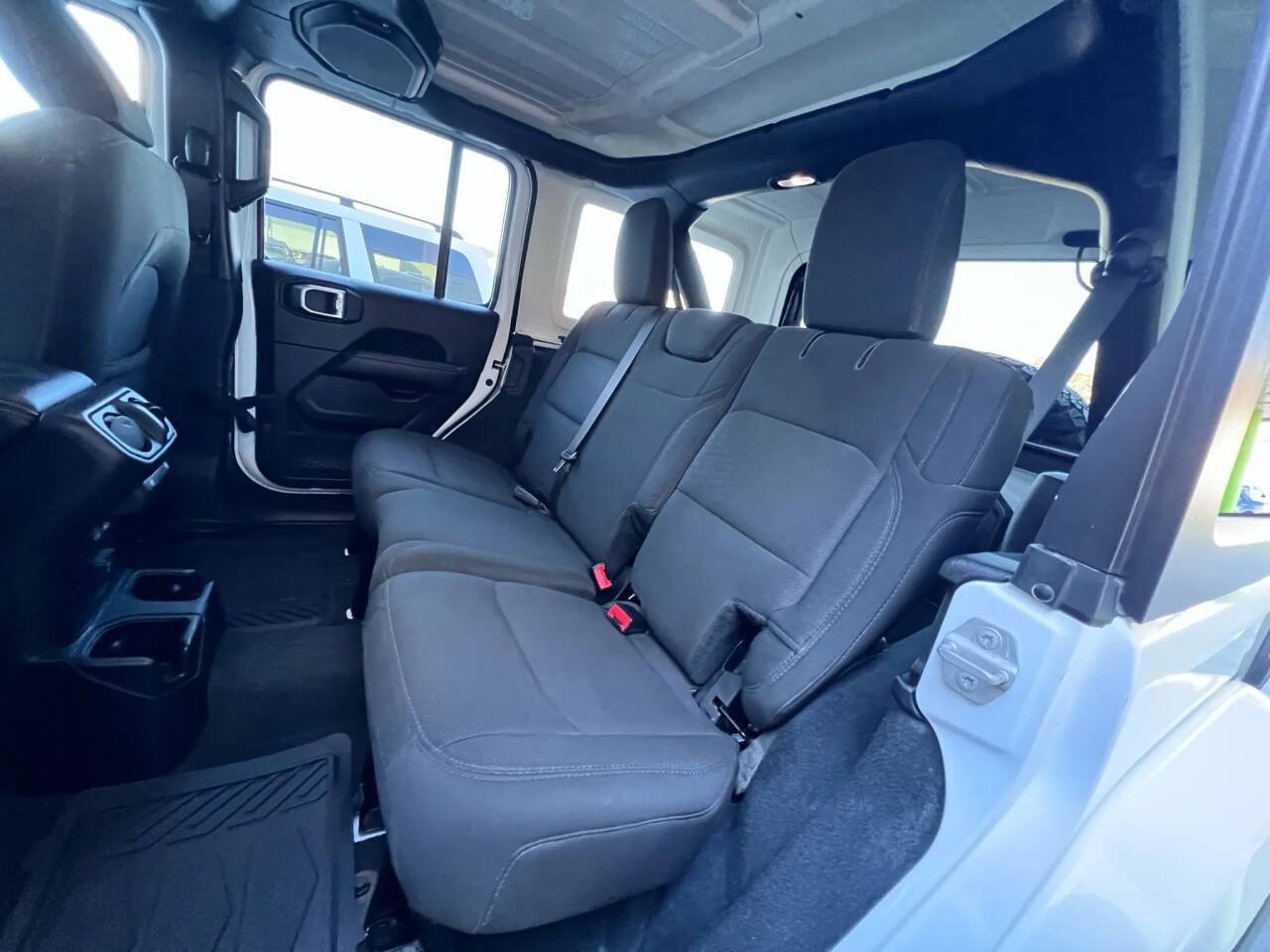 Used 2020 Jeep Wrangler Unlimited Sahara w/ Uconnect 4C Nav & Sound Group AWD/4WD image 14