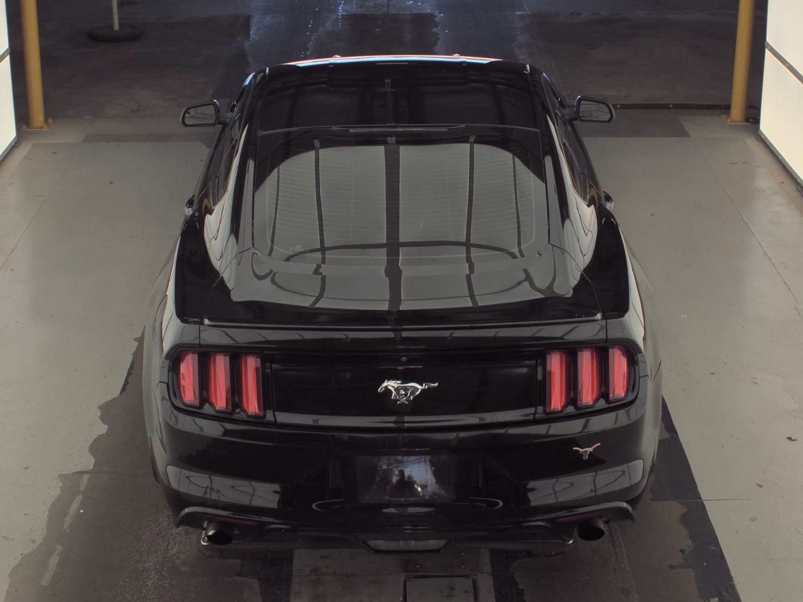 Used 2017 Ford Mustang EcoBoost image 10