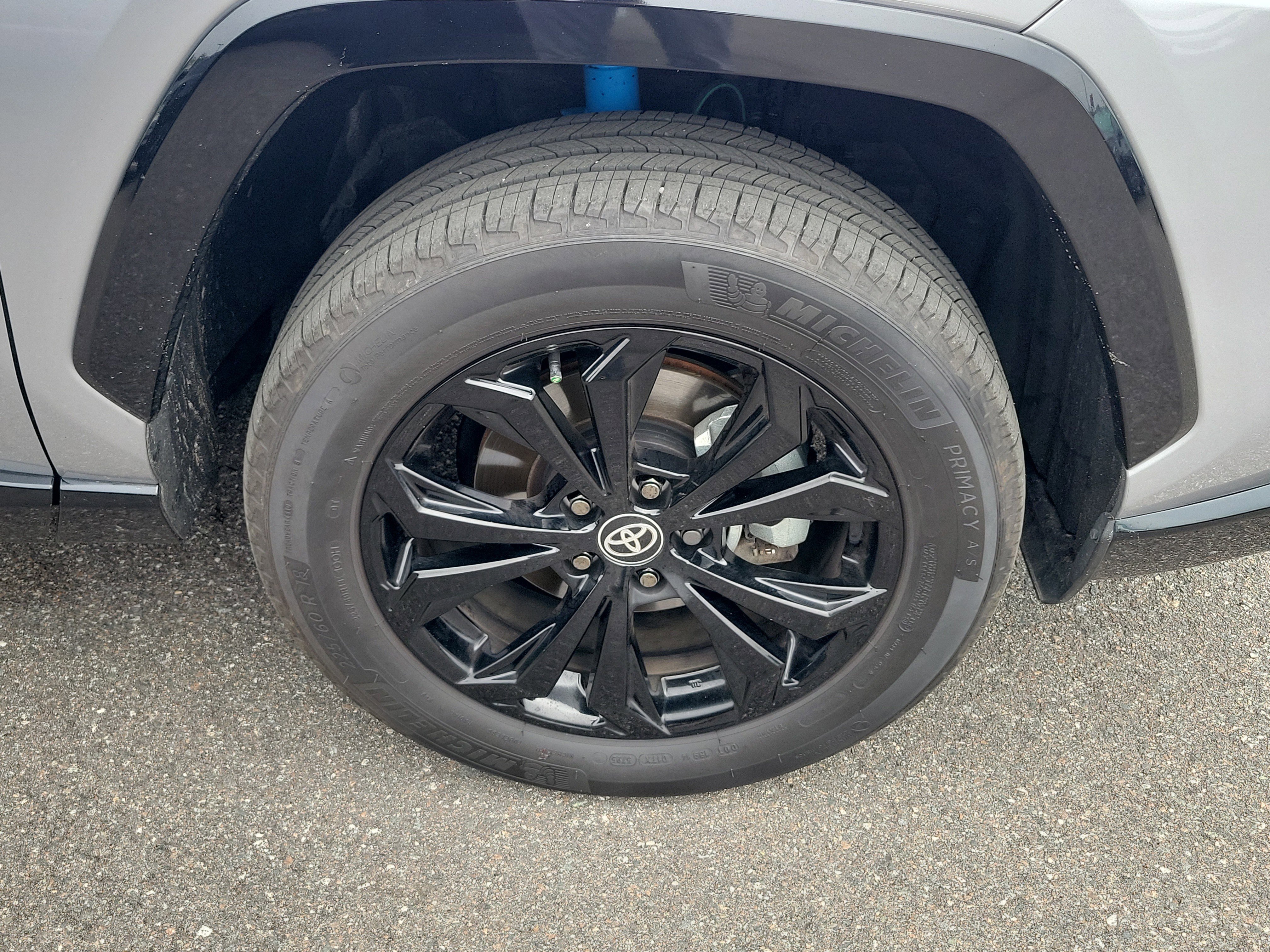 Used 2023 Toyota RAV4 SE image 41