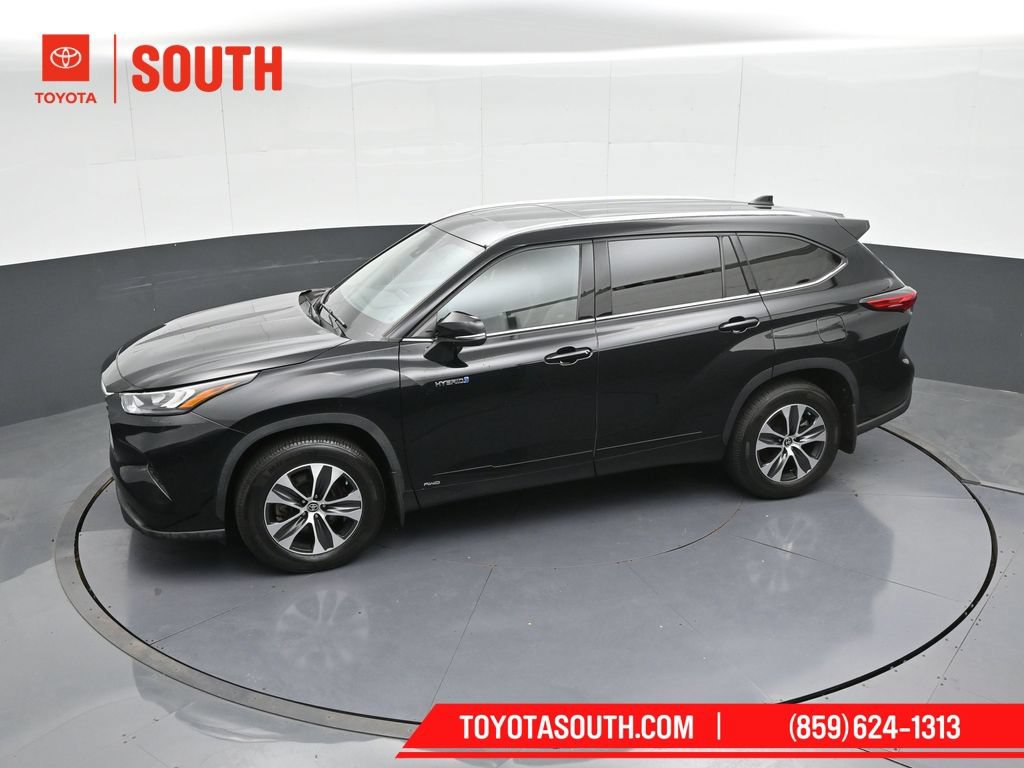 Used 2020 Toyota Highlander XLE AWD/4WD image 55