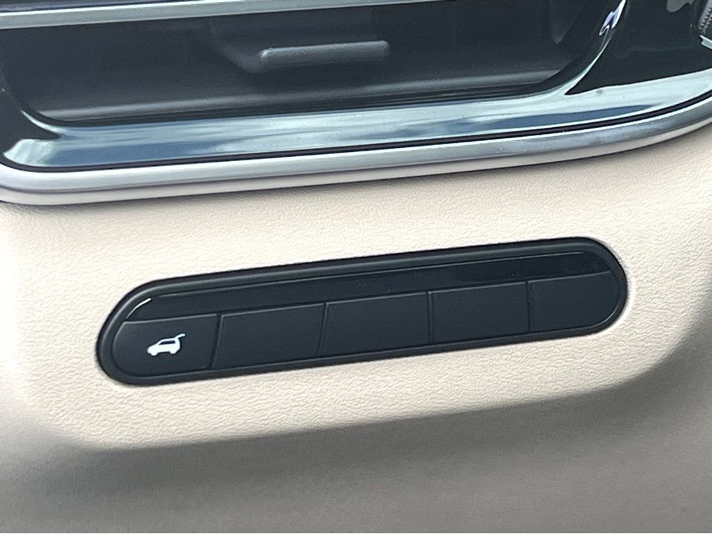 Certified 2025 INFINITI QX60 Pure image 16