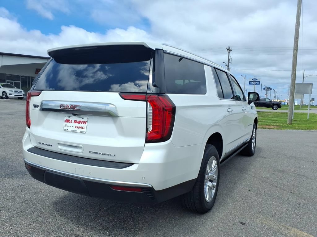 Used 2022 GMC Yukon XL Denali RWD image 7