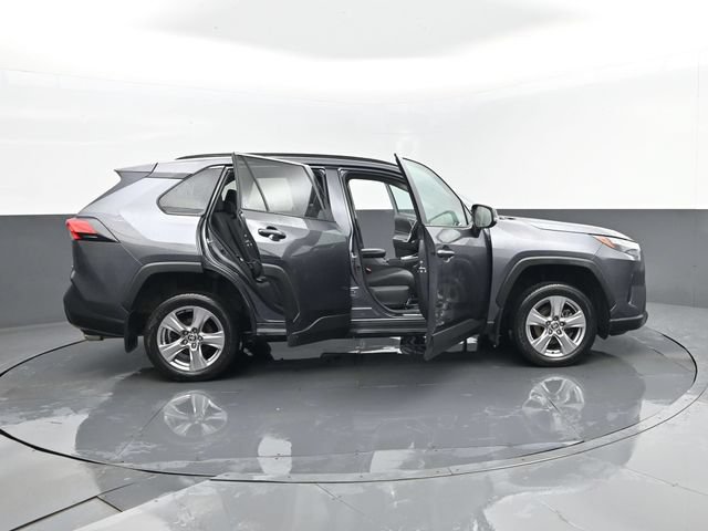 Used 2022 Toyota RAV4 XLE AWD/4WD image 26