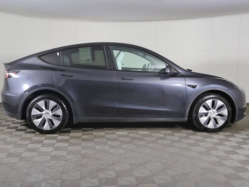 Used 2024 Tesla Model Y Long Range AWD/4WD image 22
