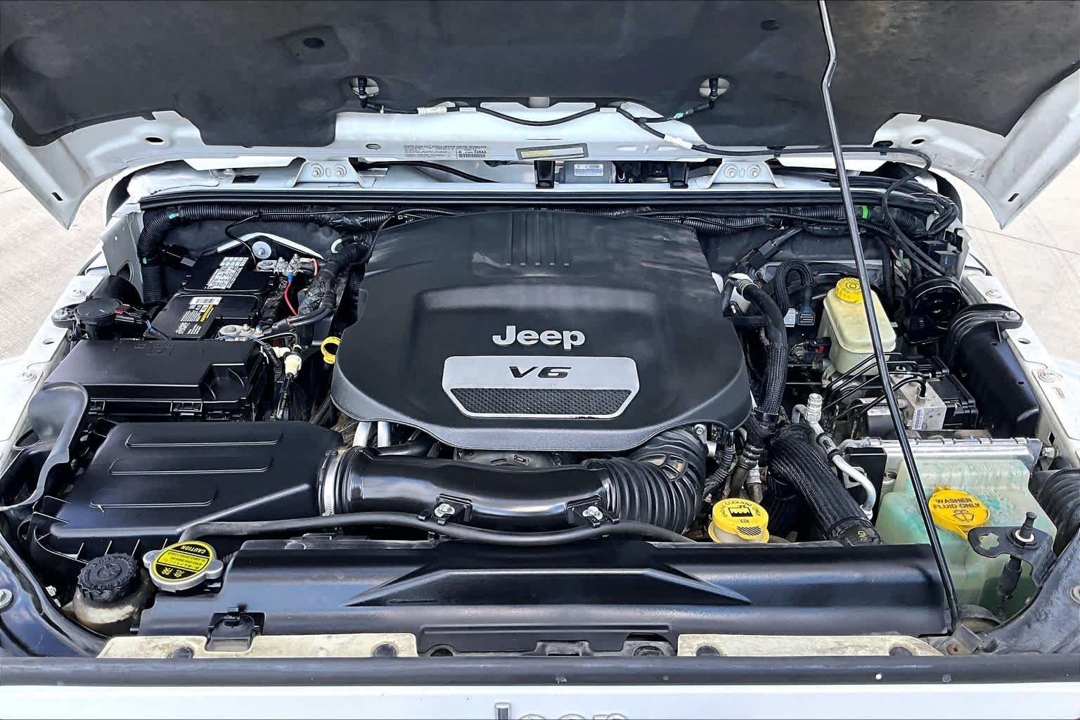 Used 2014 Jeep Wrangler Unlimited Sahara w/ Dual Top Group AWD/4WD image 24