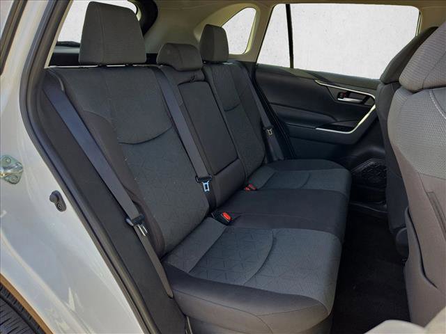 Used 2025 Toyota RAV4 XLE image 19