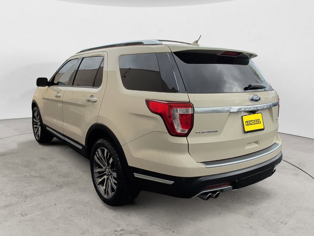 Used 2018 Ford Explorer Platinum AWD/4WD image 3