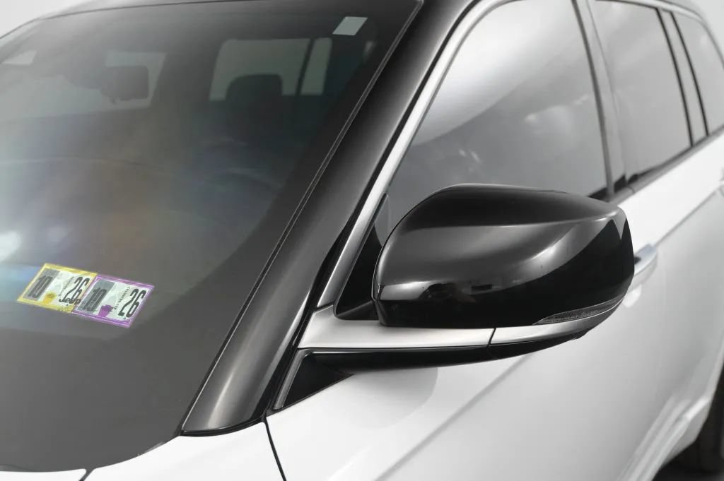 Used 2022 Jeep Grand Cherokee Summit AWD/4WD image 14