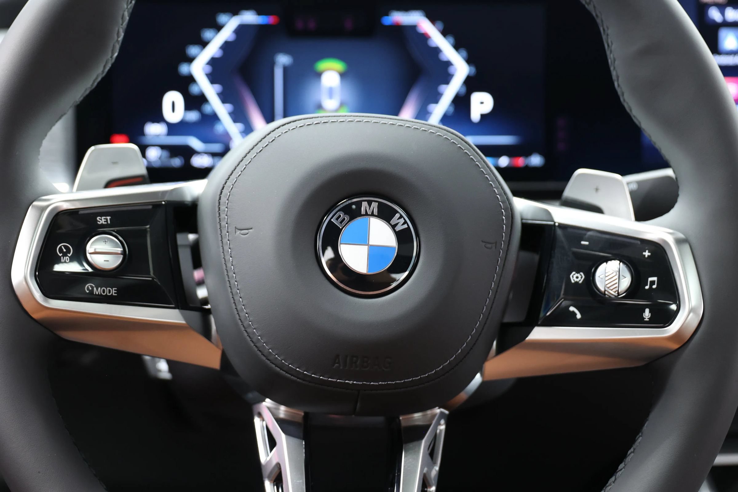 Used 2025 BMW 740i xDrive w/ Executive Package AWD/4WD image 25