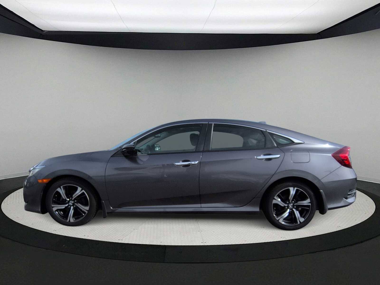 Used 2017 Honda Civic Touring image 5
