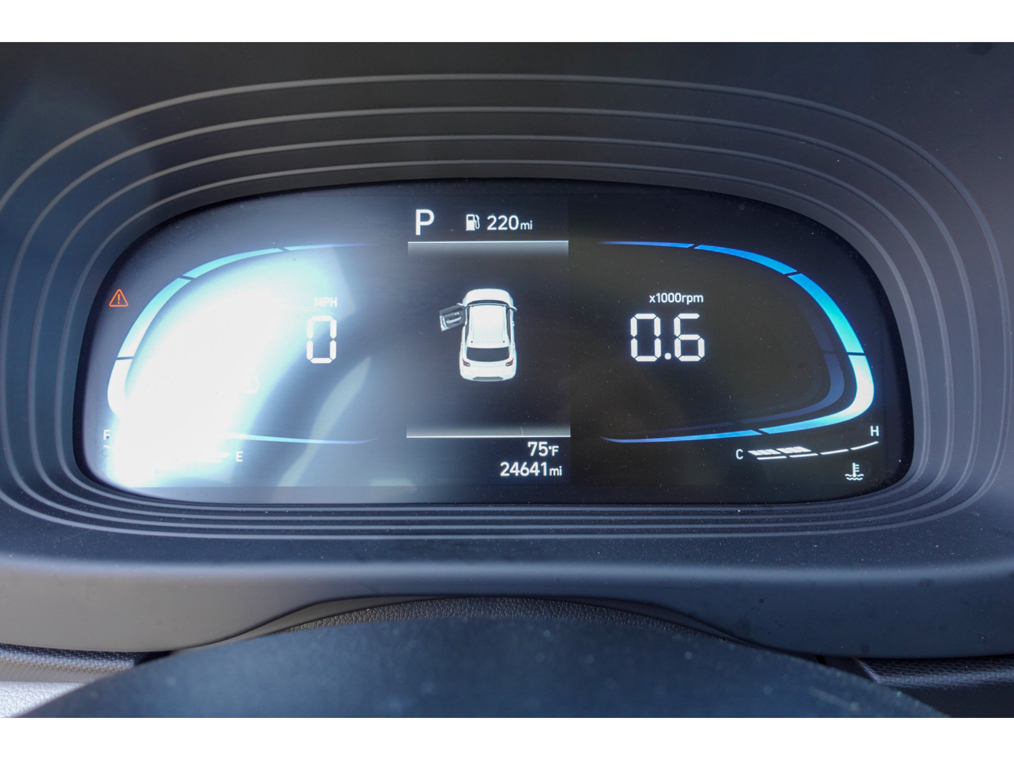 Used 2025 Hyundai Venue SEL FWD image 14