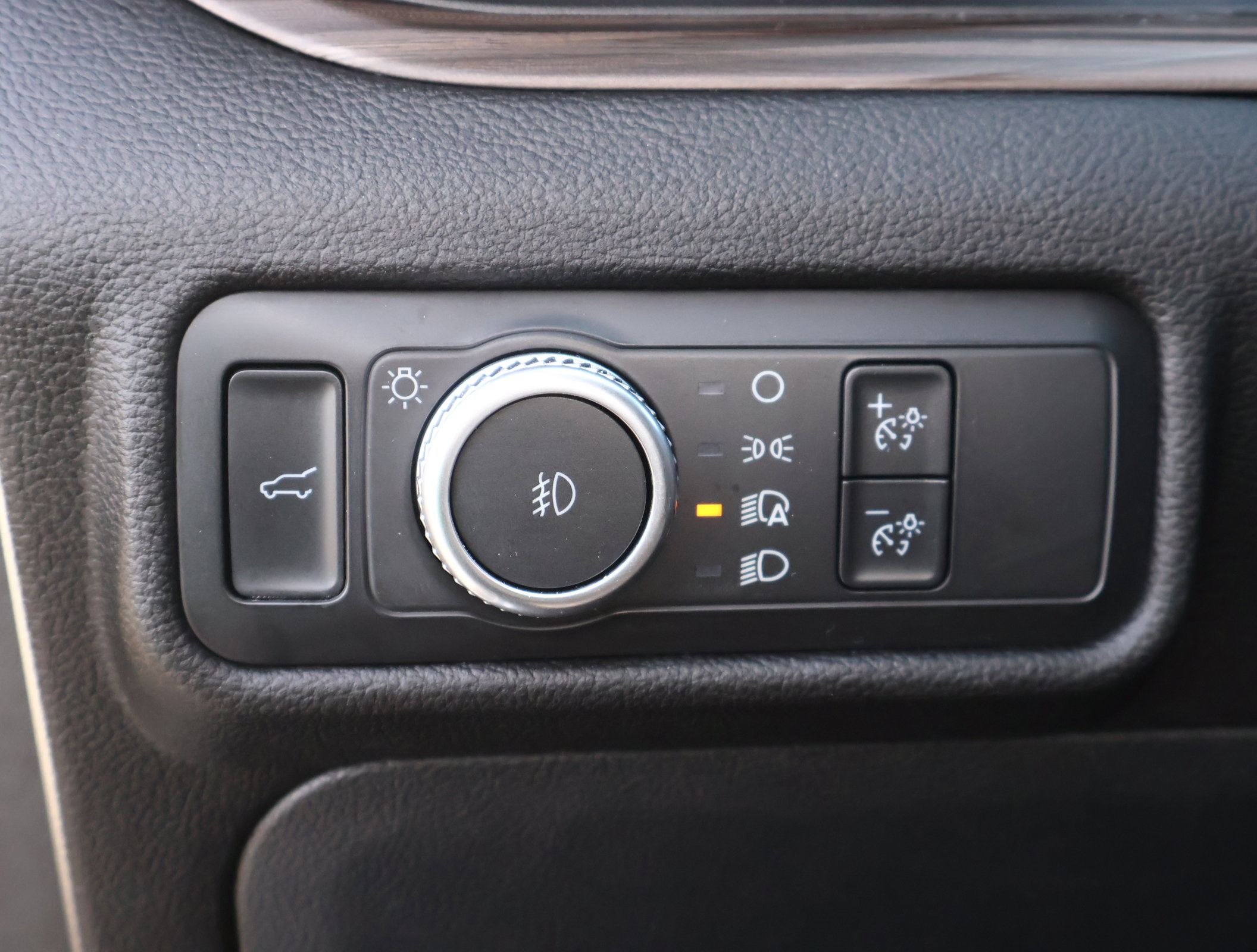 Used 2022 Ford Explorer Limited w/ Equipment Group 301A image 13