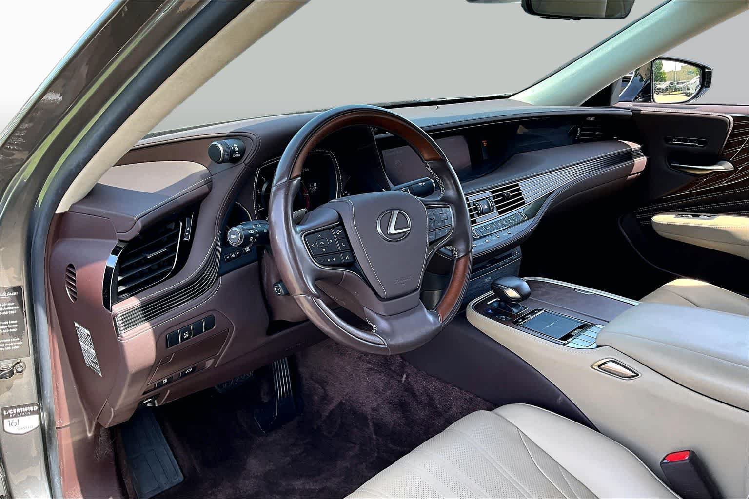 Used 2020 Lexus LS 500 w/ Interior Upgrade Package RWD image 16