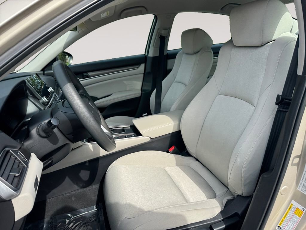Used 2018 Honda Accord LX image 9