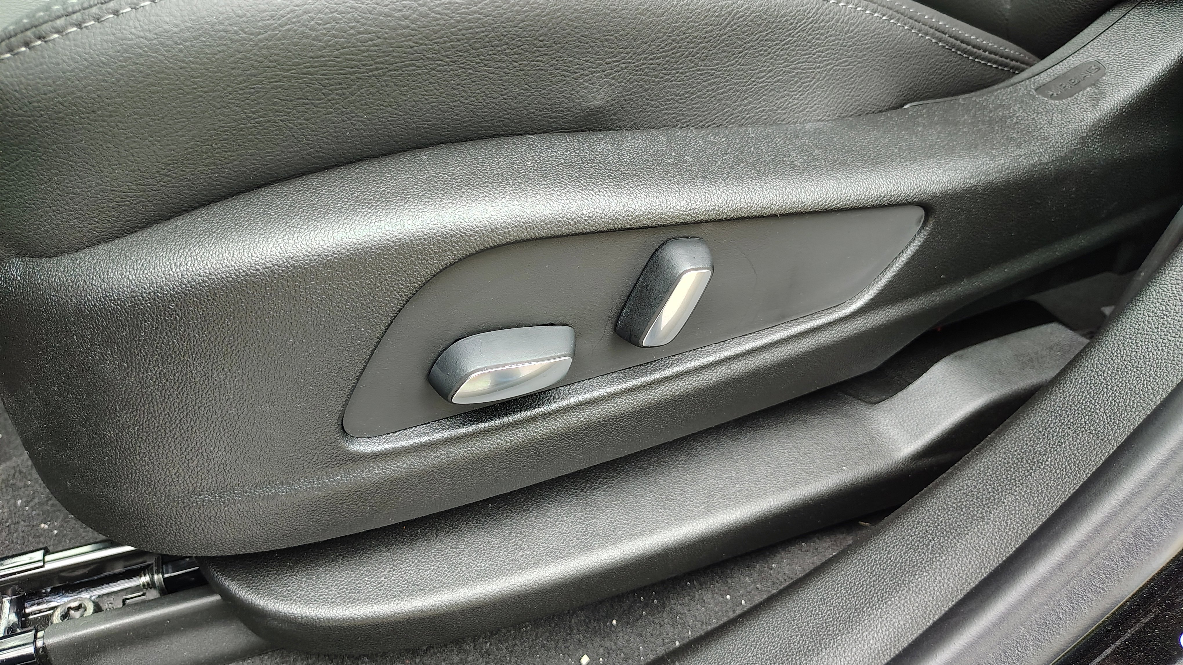 New 2025 Cadillac XT5 Luxury w/ LPO, Floor Liner Package image 16
