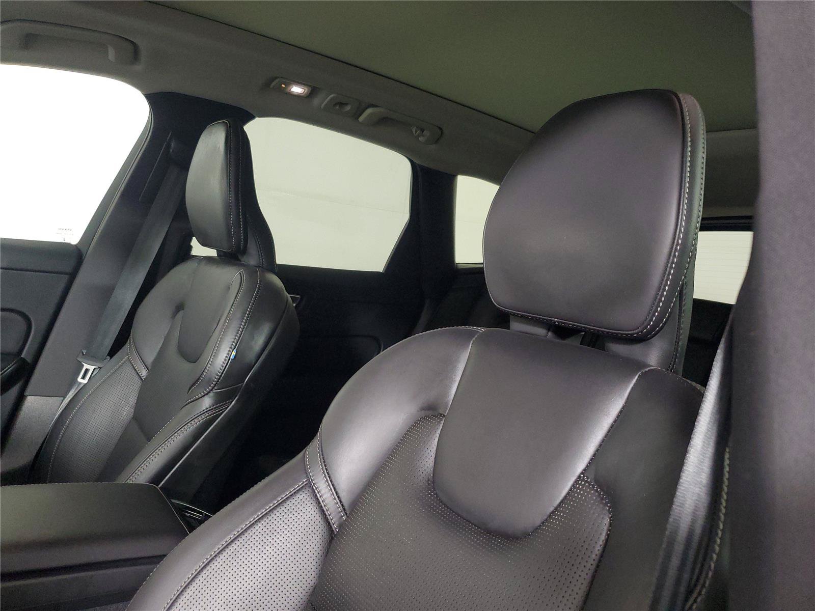 Certified 2023 Volvo XC60 B5 Ultimate w/ Climate Package FWD image 22