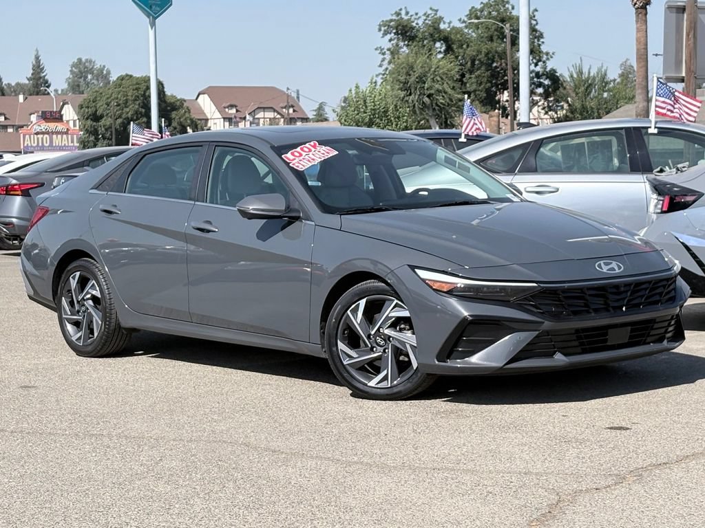 Used 2024 Hyundai Elantra Limited FWD image 2
