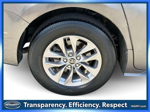 Used 2022 Toyota Sienna LE FWD image 10