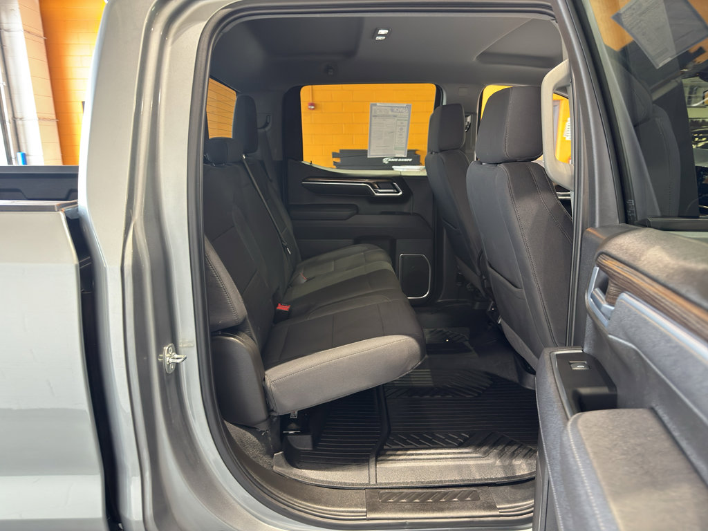 Used 2025 Chevrolet Silverado 1500 RST w/ Z71 Off-Road Package AWD/4WD image 20