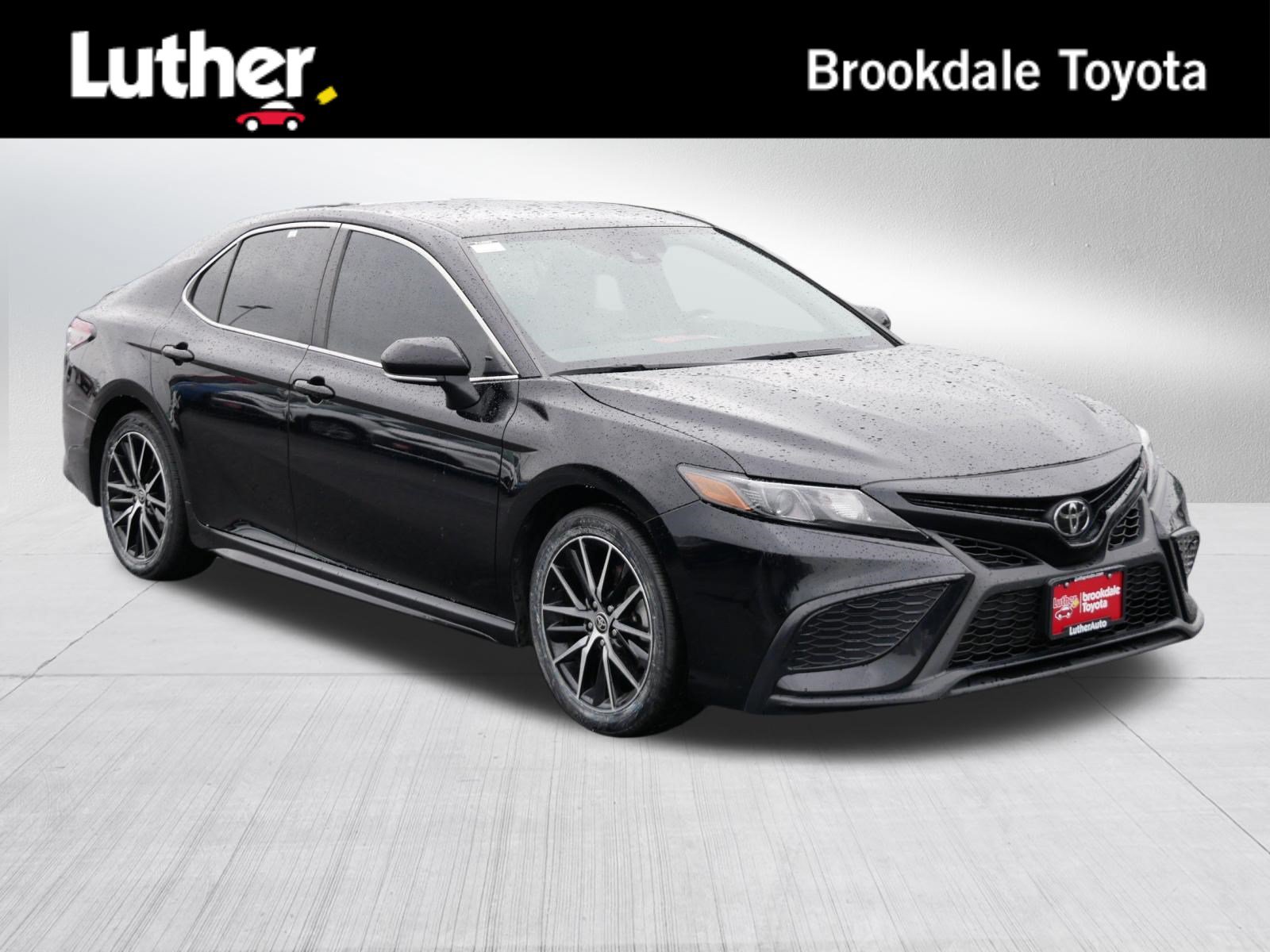 Certified 2024 Toyota Camry SE FWD image 1