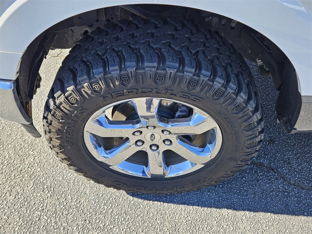 Used 2023 Ford F150 Lariat w/ Trailer Tow Package image 14